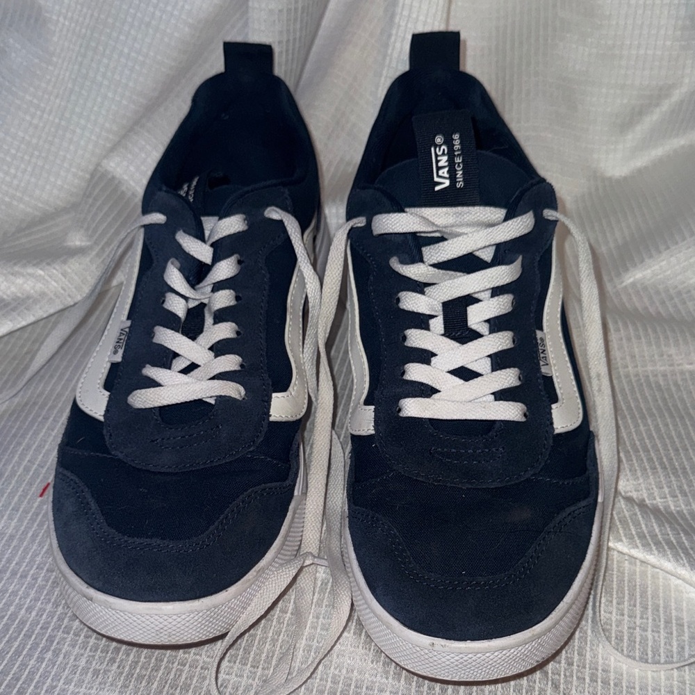 Vans Men's Classic Black and White Sneakers